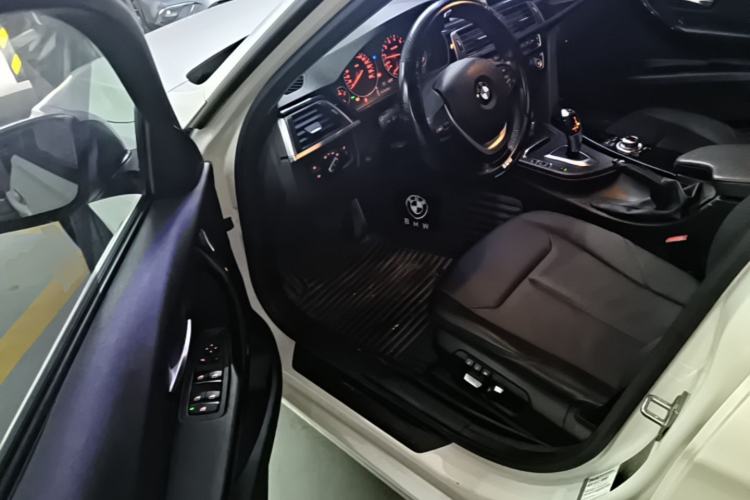 Used BMW 3 Series 2016 320i Fashion Model Driver Seat
