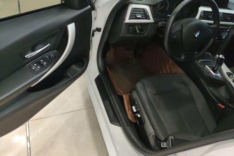 Used BMW 3 Series 2016 320i Fashion Model Driver Seat
