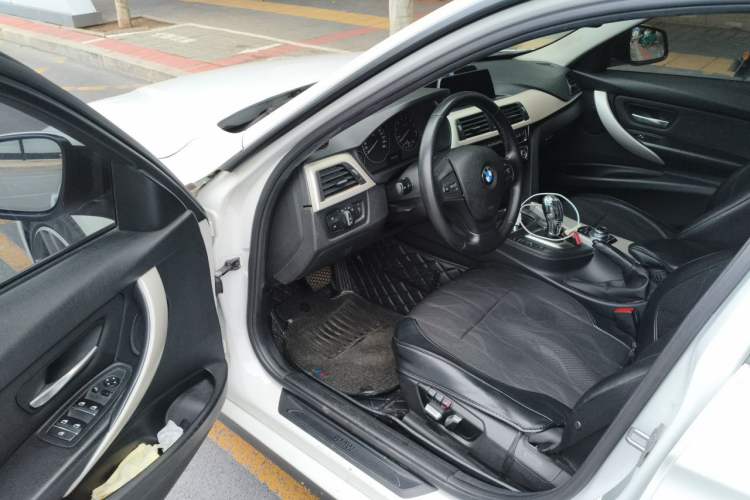 Used BMW 3 Series 2016 320i Fashion Model Driver Seat