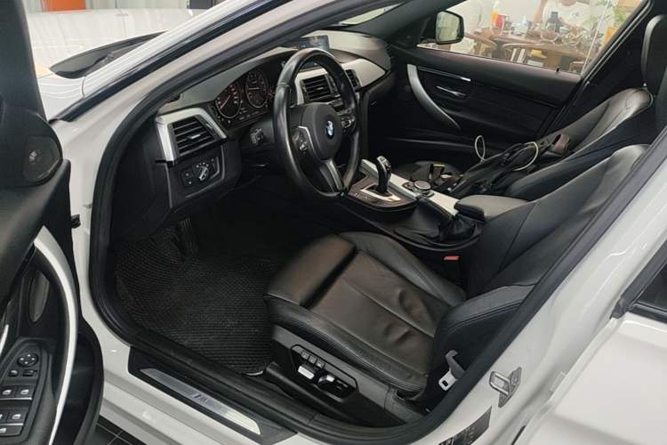 Used BMW 3 Series 2016 328i xDrive M Sport Edition Driver Seat
