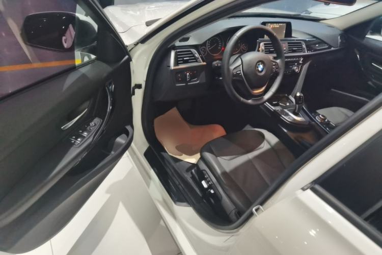 Used BMW 3 Series 2016 320i Fashion Model Driver Seat