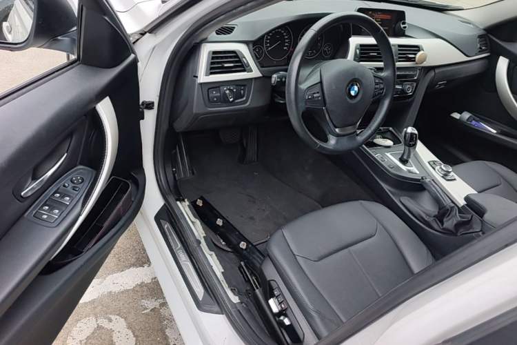 Used BMW 3 Series 2016 320i Fashion Model Driver Seat