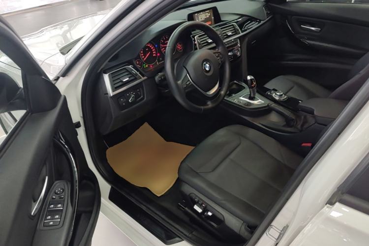 Used BMW 3 Series 2016 320i Fashion Model Driver Seat