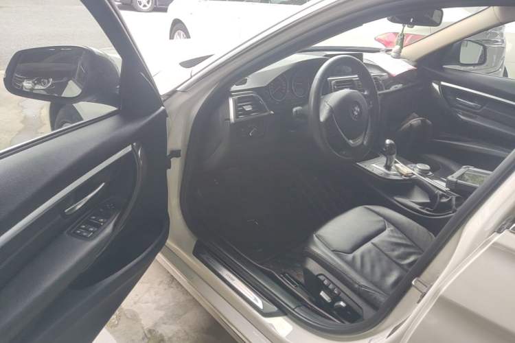 Used BMW 3 Series 2016 320Li Luxury Design Package Driver Seat