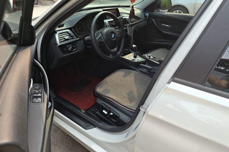 Used BMW 3 Series 2016 320i Fashion Model Driver Seat