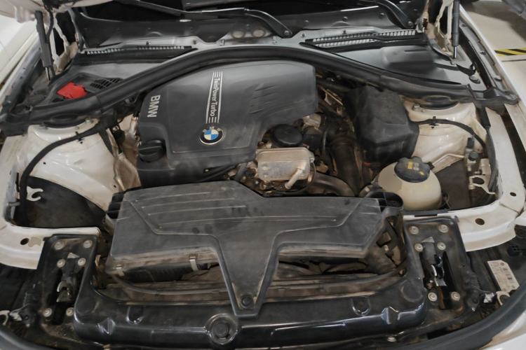 Used BMW 3 Series 2016 320Li Ambition Model Engine Bay