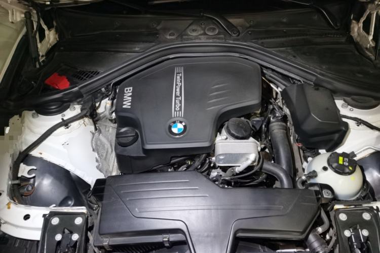Used BMW 3 Series 2016 320Li Fashion Model Engine Bay