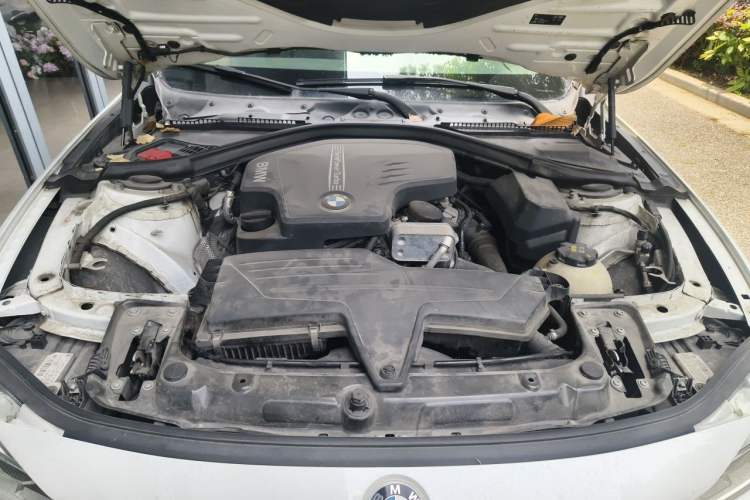Used BMW 3 Series 2016 328Li Fashion Model Engine Bay