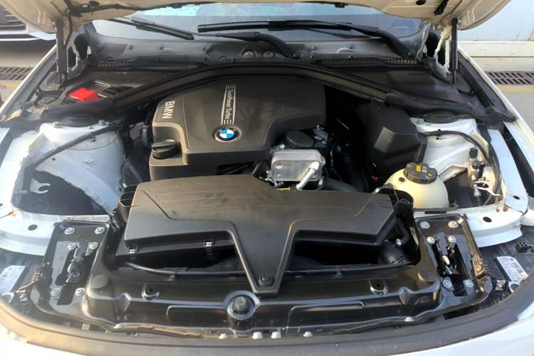 Used BMW 3 Series 2016 320Li Fashion Model Engine Bay