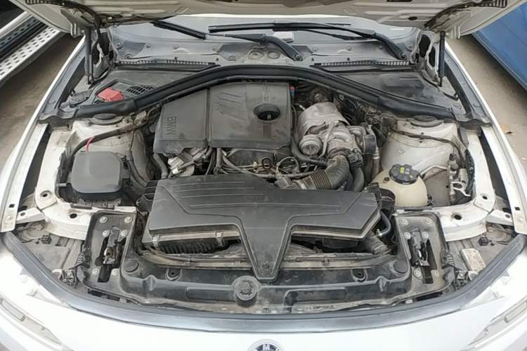 Used BMW 3 Series 2016 316i Fashion Model Engine Bay