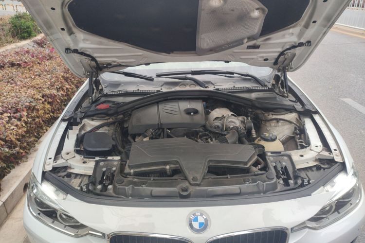 Used BMW 3 Series 2016 316Li Fashion Model Engine Bay