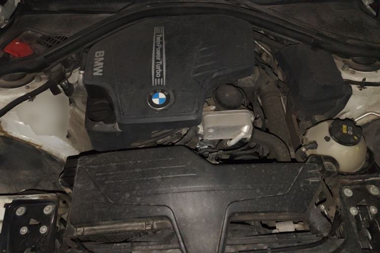 Used BMW 3 Series 2016 320i Fashion Model Engine Bay