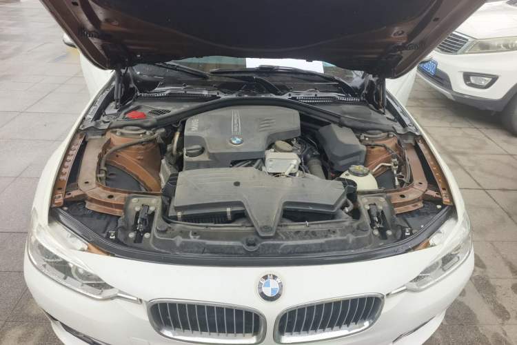 Used BMW 3 Series 2016 320Li Fashion Model Engine Bay