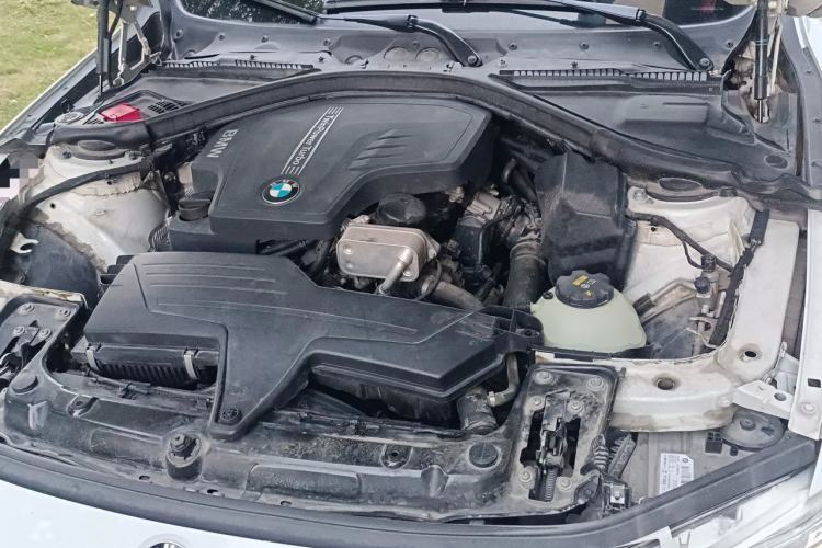 Used BMW 3 Series 2016 320i M Sport Engine Bay