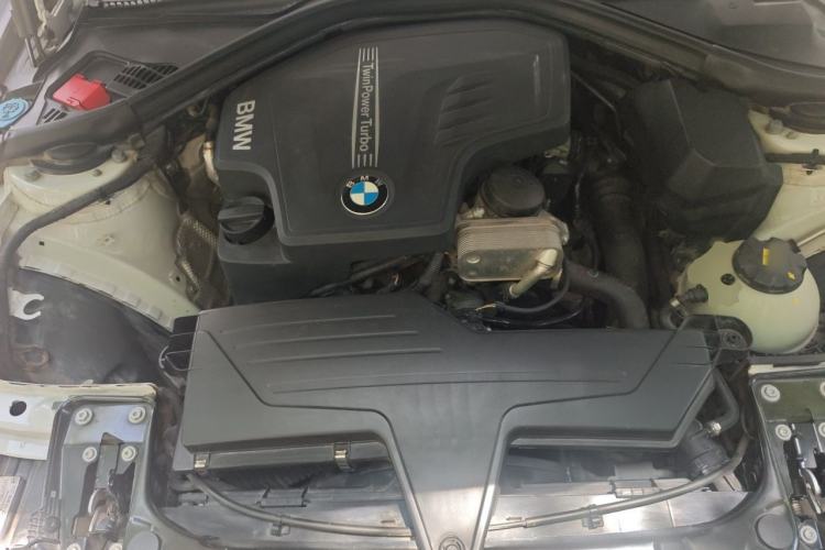 Used BMW 3 Series 2016 320Li Fashion Model Engine Bay