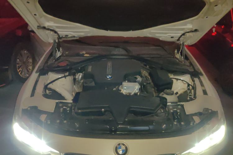 Used BMW 3 Series 2016 328Li Fashion Model Engine Bay