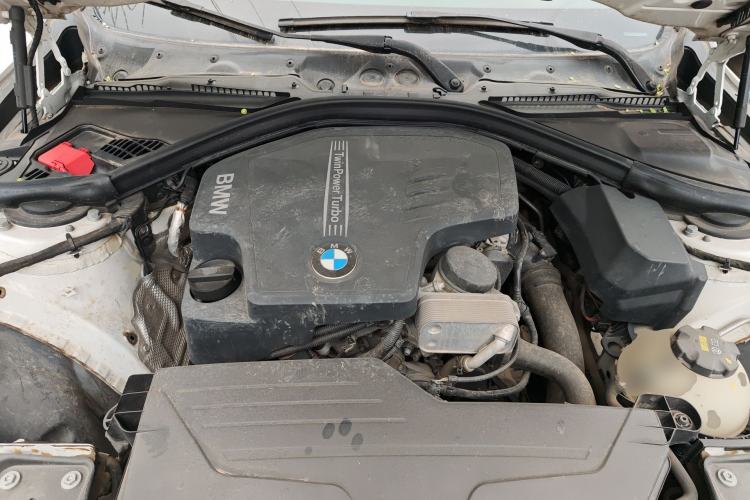 Used BMW 3 Series 2016 320Li Fashion Model Engine Bay