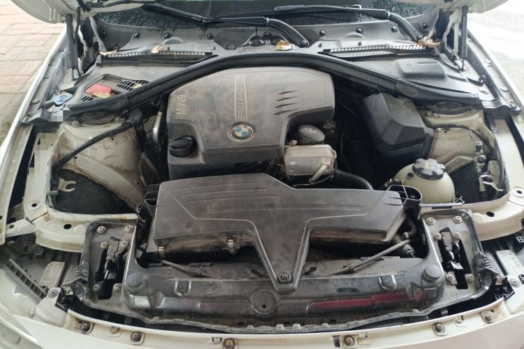 Used BMW 3 Series 2016 320i Fashion Model Engine Bay