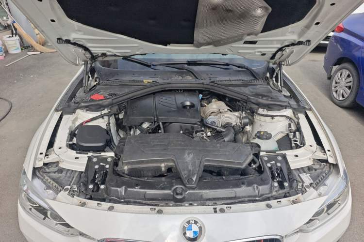 Used BMW 3 Series 2016 316i Fashion Model Engine Bay