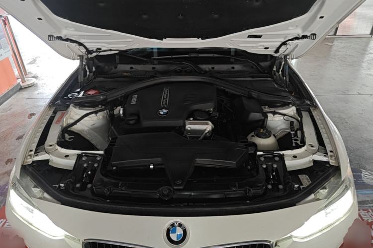 Used BMW 3 Series 2016 320Li Fashion Model Engine Bay