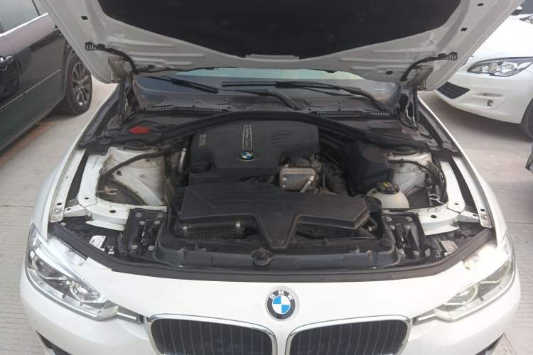 Used BMW 3 Series 2016 320Li Fashion Model Engine Bay