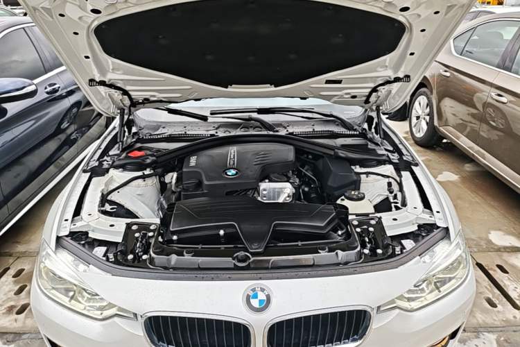 Used BMW 3 Series 2016 320Li Fashion Model Engine Bay