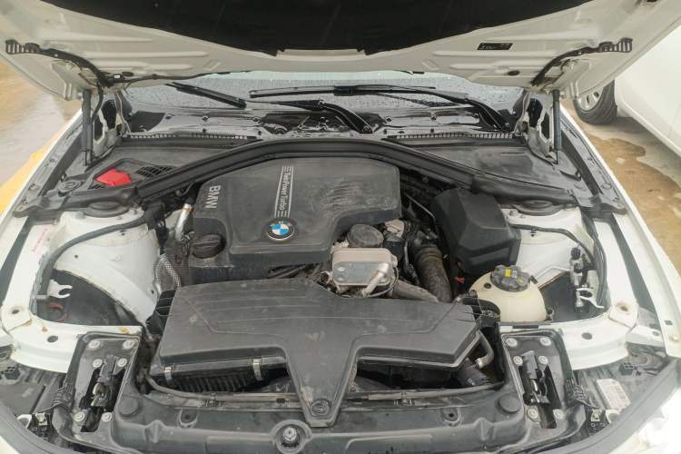 Used BMW 3 Series 2016 320Li Fashion Model Engine Bay
