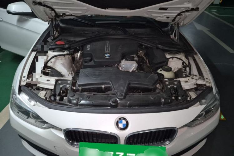 Used BMW 3 Series 2016 320i Fashion Model Engine Bay