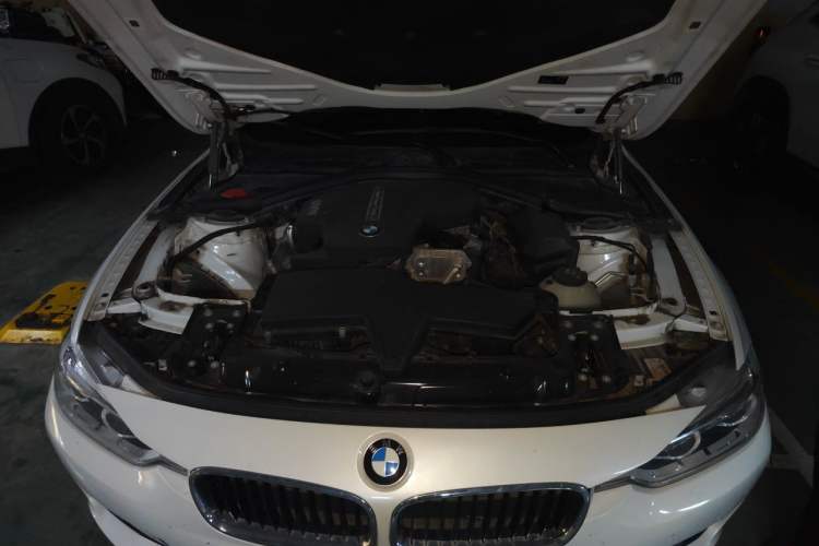 Used BMW 3 Series 2016 328Li Fashion Model Engine Bay