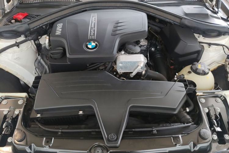 Used BMW 3 Series 2016 320Li Ambition Model Engine Bay