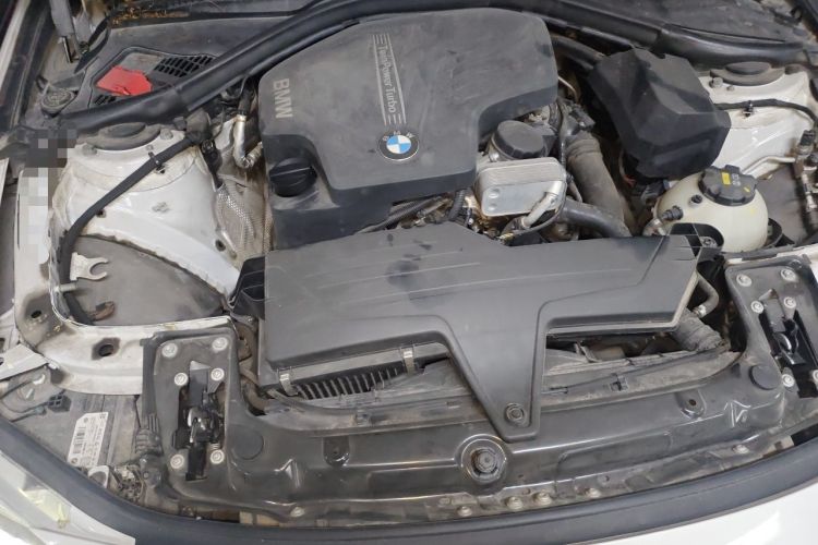 Used BMW 3 Series 2016 320i Fashion Model Engine Bay