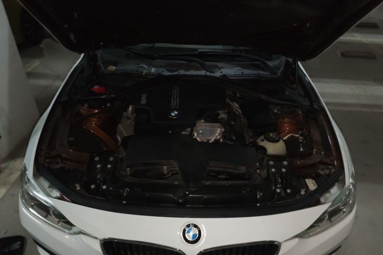 Used BMW 3 Series 2016 320i Fashion Model Engine Bay