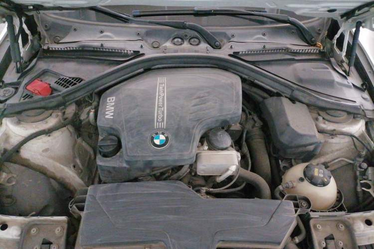 Used BMW 3 Series 2016 320Li Ambition Model Engine Bay