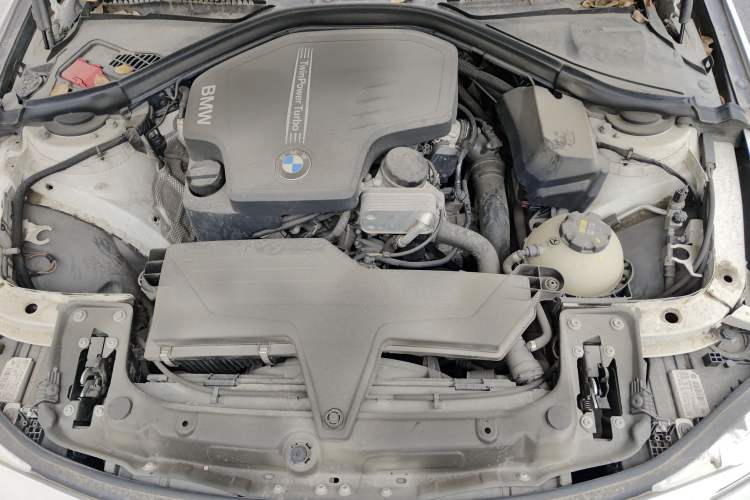 Used BMW 3 Series 2016 328Li Fashion Model Engine Bay
