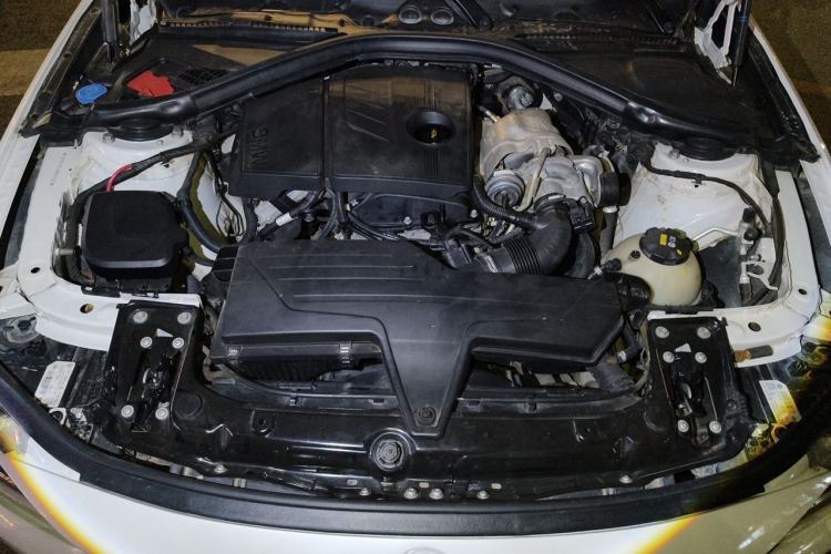 Used BMW 3 Series 2016 316Li Fashion Model Engine Bay