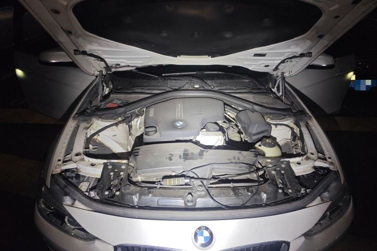 Used BMW 3 Series 2016 328Li Fashion Model Engine Bay