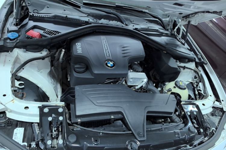 Used BMW 3 Series 2016 320Li Fashion Model Engine Bay