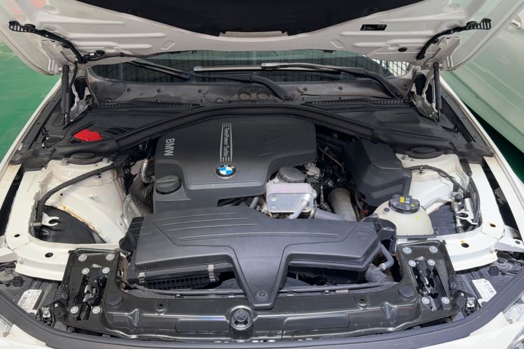 Used BMW 3 Series 2016 320Li Fashion Model Engine Bay