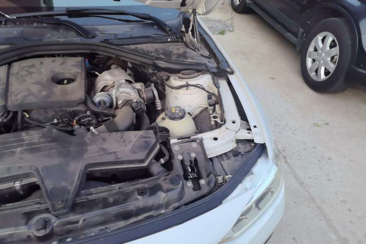 Used BMW 3 Series 2016 316i Fashion Model Engine Bay Left