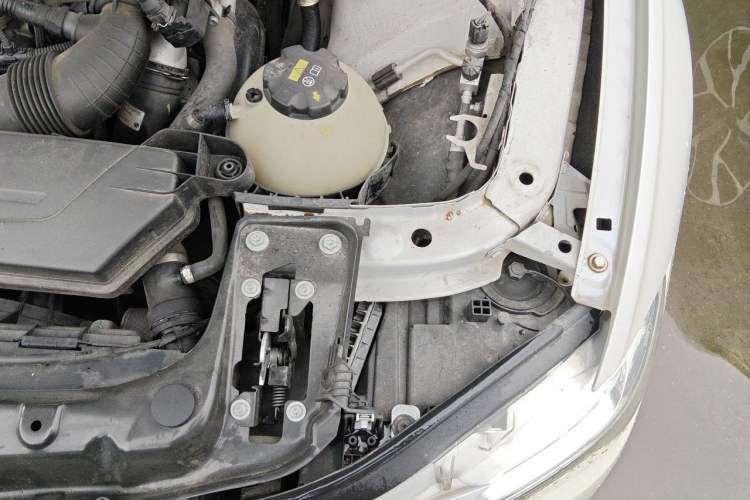 Used BMW 3 Series 2016 316i Fashion Model Engine Bay Left