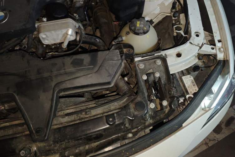 Used BMW 3 Series 2016 328Li Fashion Model Engine Bay Left