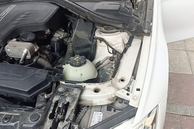 Used BMW 3 Series 2016 320i M Sport Engine Bay Left