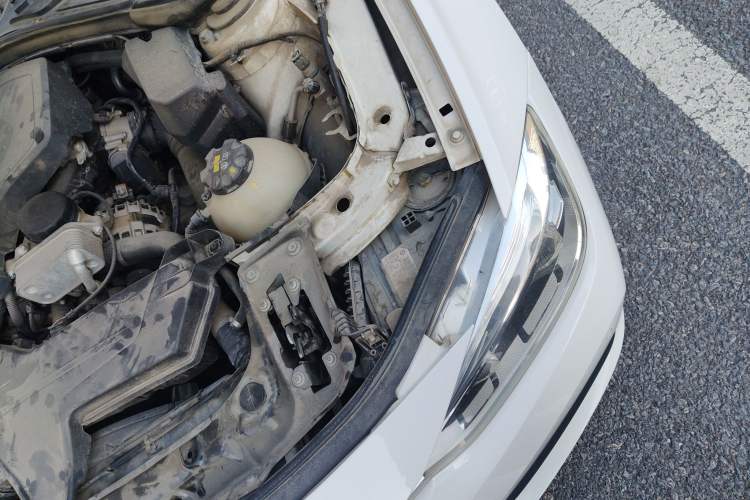 Used BMW 3 Series 2016 320i Fashion Model Engine Bay Left