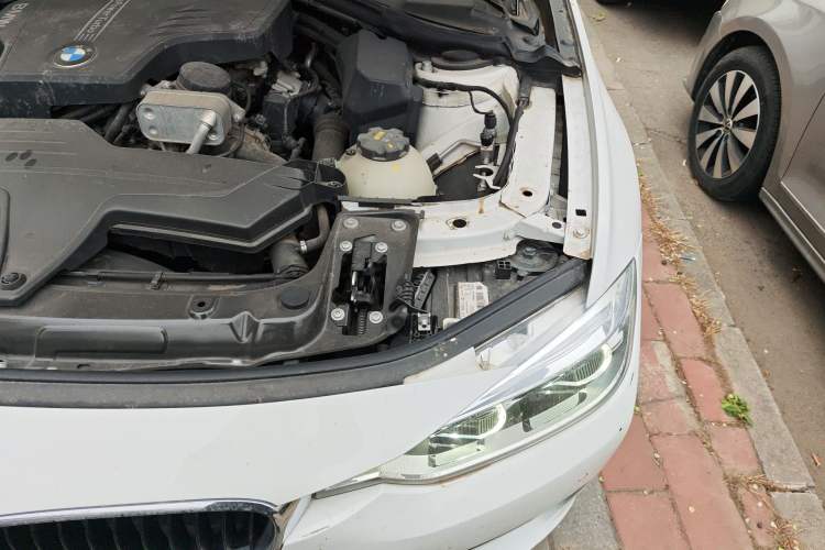 Used BMW 3 Series 2016 320Li Fashion Model Engine Bay Left