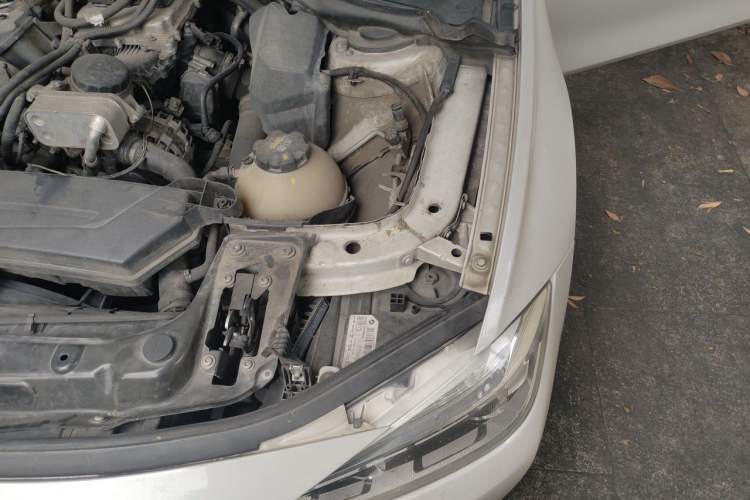 Used BMW 3 Series 2016 320Li Ambition Model Engine Bay Left