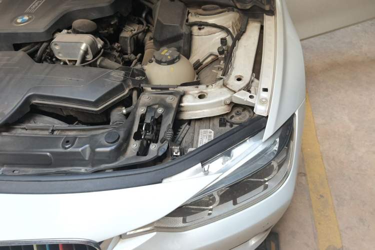 Used BMW 3 Series 2016 320Li Fashion Model Engine Bay Left