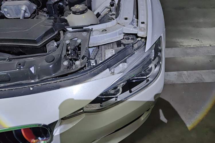 Used BMW 3 Series 2016 320Li Ambition Model Engine Bay Left