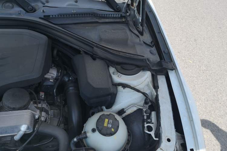 Used BMW 3 Series 2016 320Li Fashion Model Engine Bay Left
