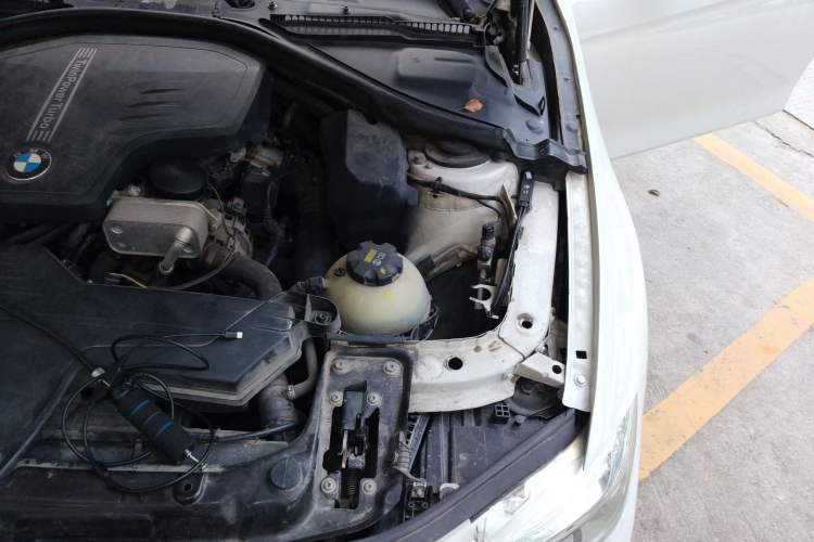 Used BMW 3 Series 2016 320Li Fashion Model Engine Bay Left