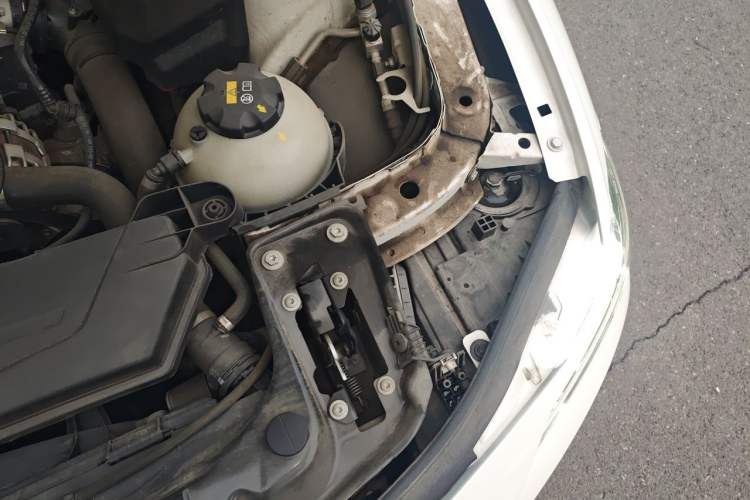 Used BMW 3 Series 2016 320Li Fashion Model Engine Bay Left